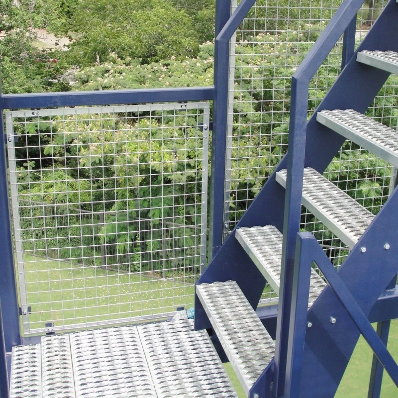 Anti slip safety grating